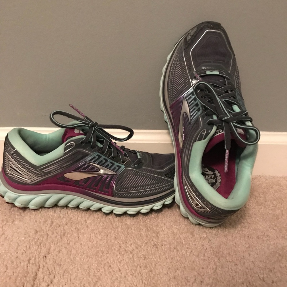 Brooks women’s running shoes 8.5